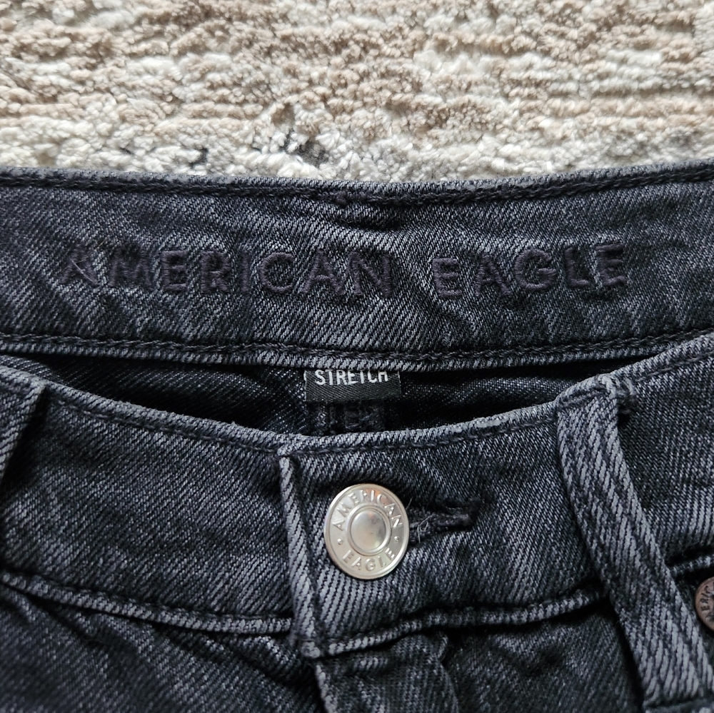 American Eagle Highest Rise 90s Boyfriend Short - Picture 3 of 5